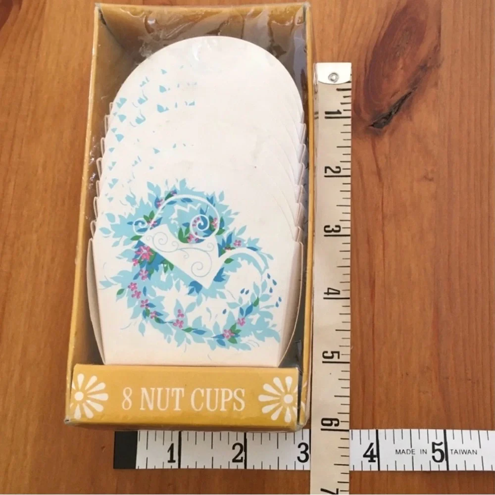 Vintage 1960s American Greetings Floral artwork paper nut cups